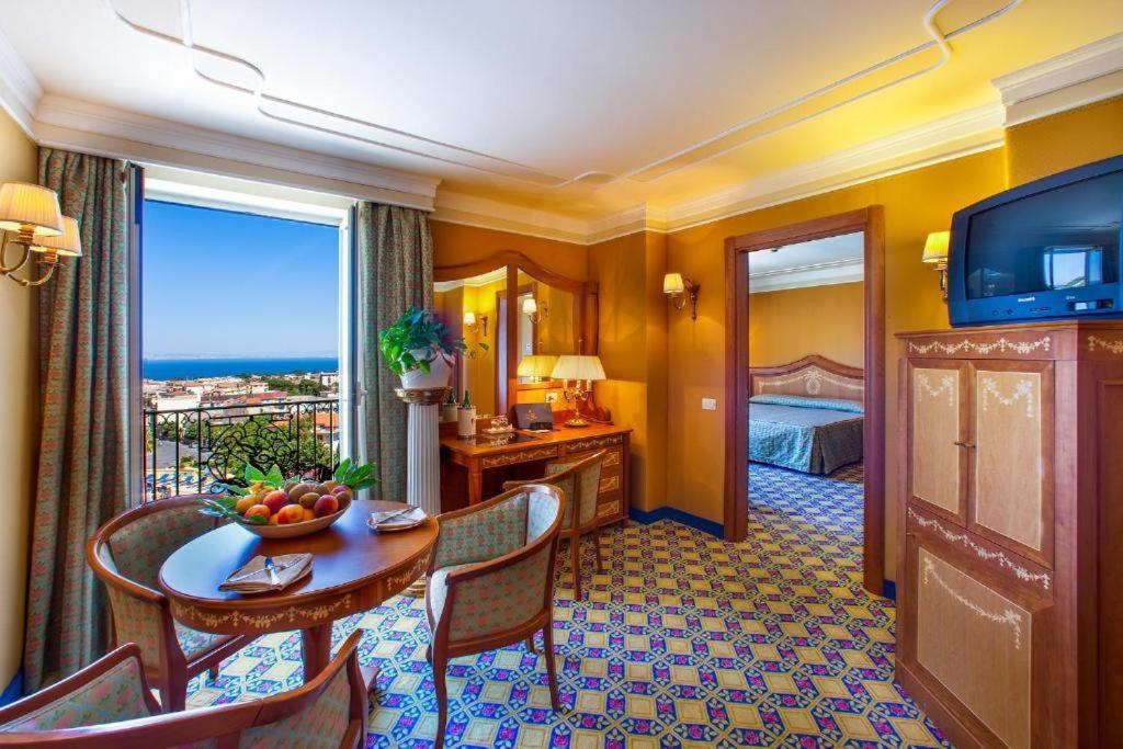 Grand Hotel La Pace (Adults Only) Сант'Анджелло Экстерьер фото