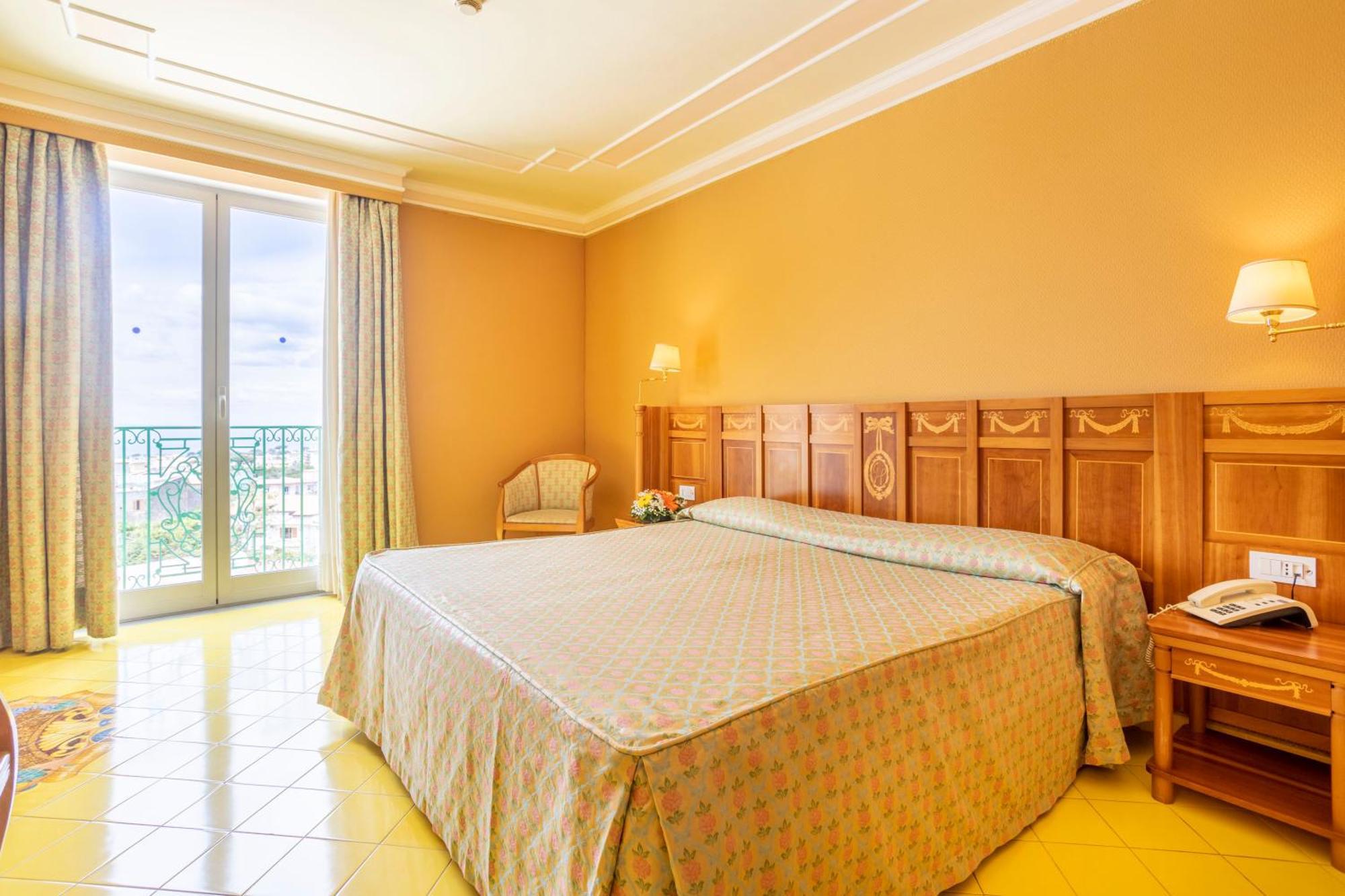 Grand Hotel La Pace (Adults Only) Сант'Анджелло Экстерьер фото