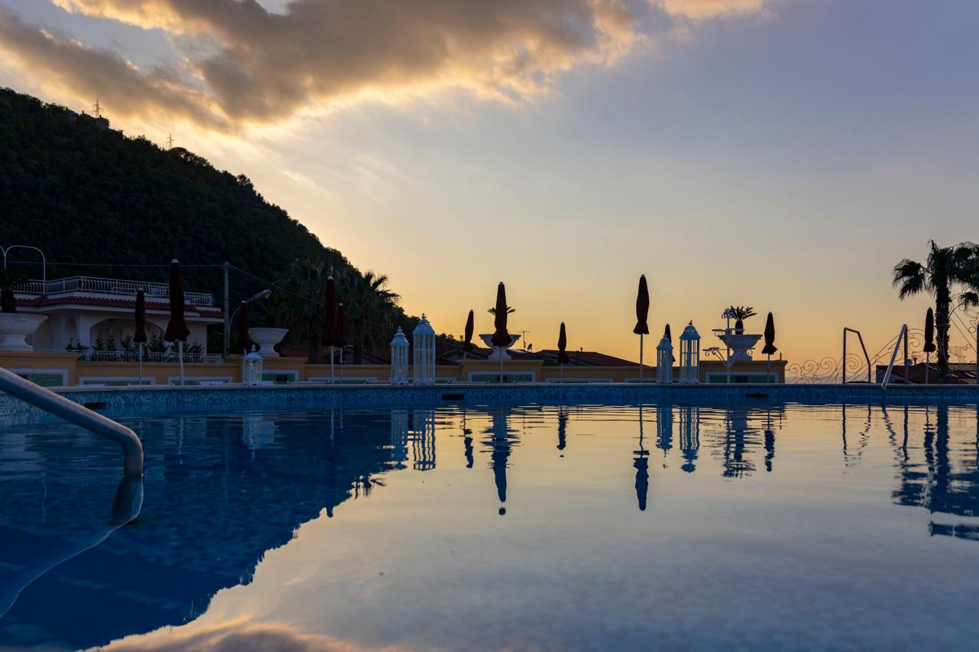Grand Hotel La Pace (Adults Only) Сант'Анджелло Экстерьер фото