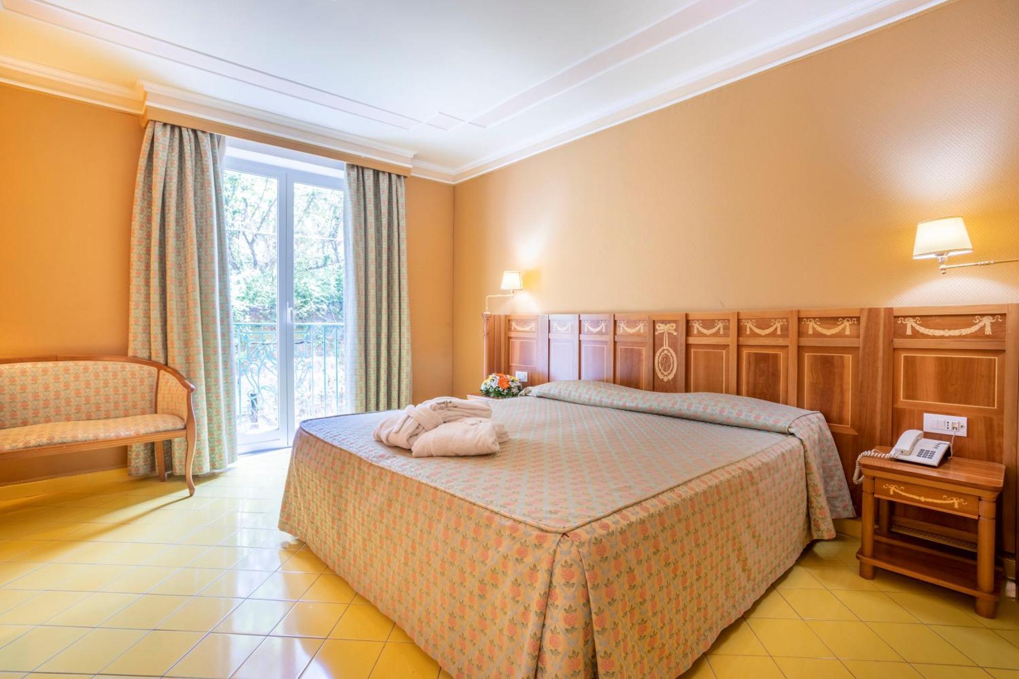 Grand Hotel La Pace (Adults Only) Сант'Анджелло Экстерьер фото