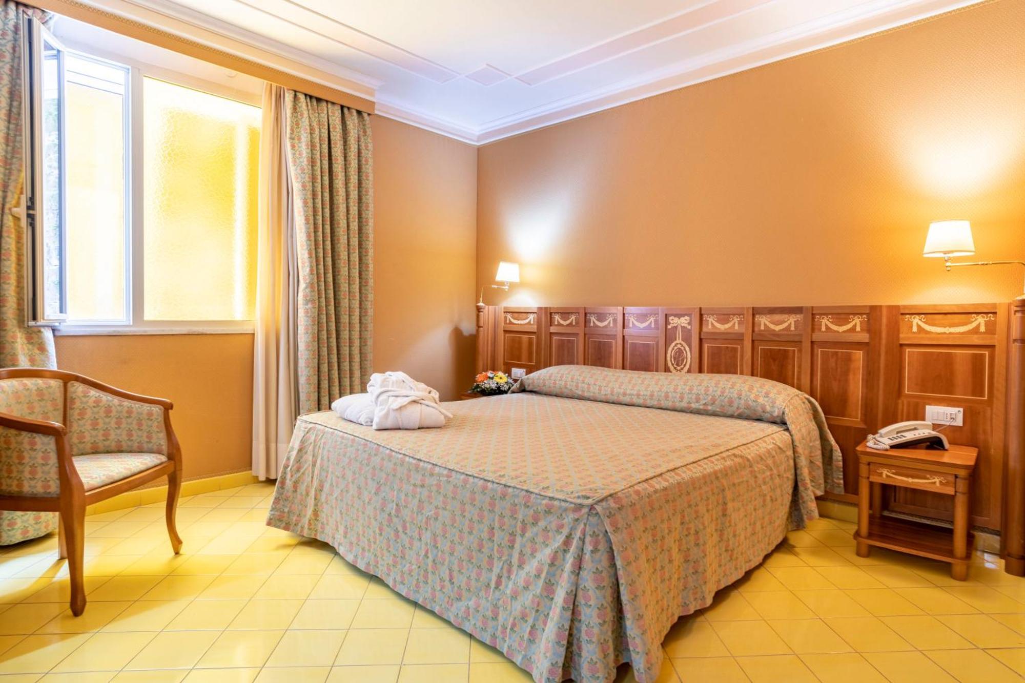 Grand Hotel La Pace (Adults Only) Сант'Анджелло Экстерьер фото