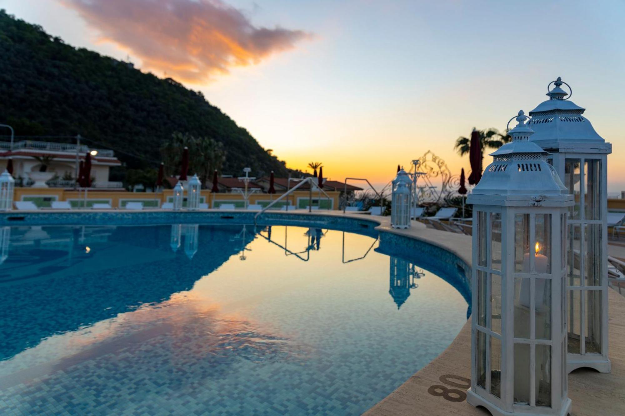 Grand Hotel La Pace (Adults Only) Сант'Анджелло Экстерьер фото